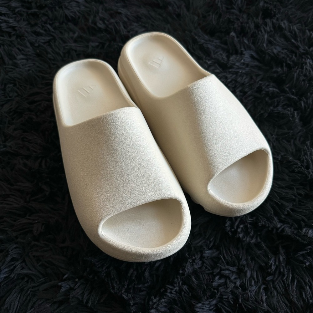 Yeezy slide Bone [2020 restock]